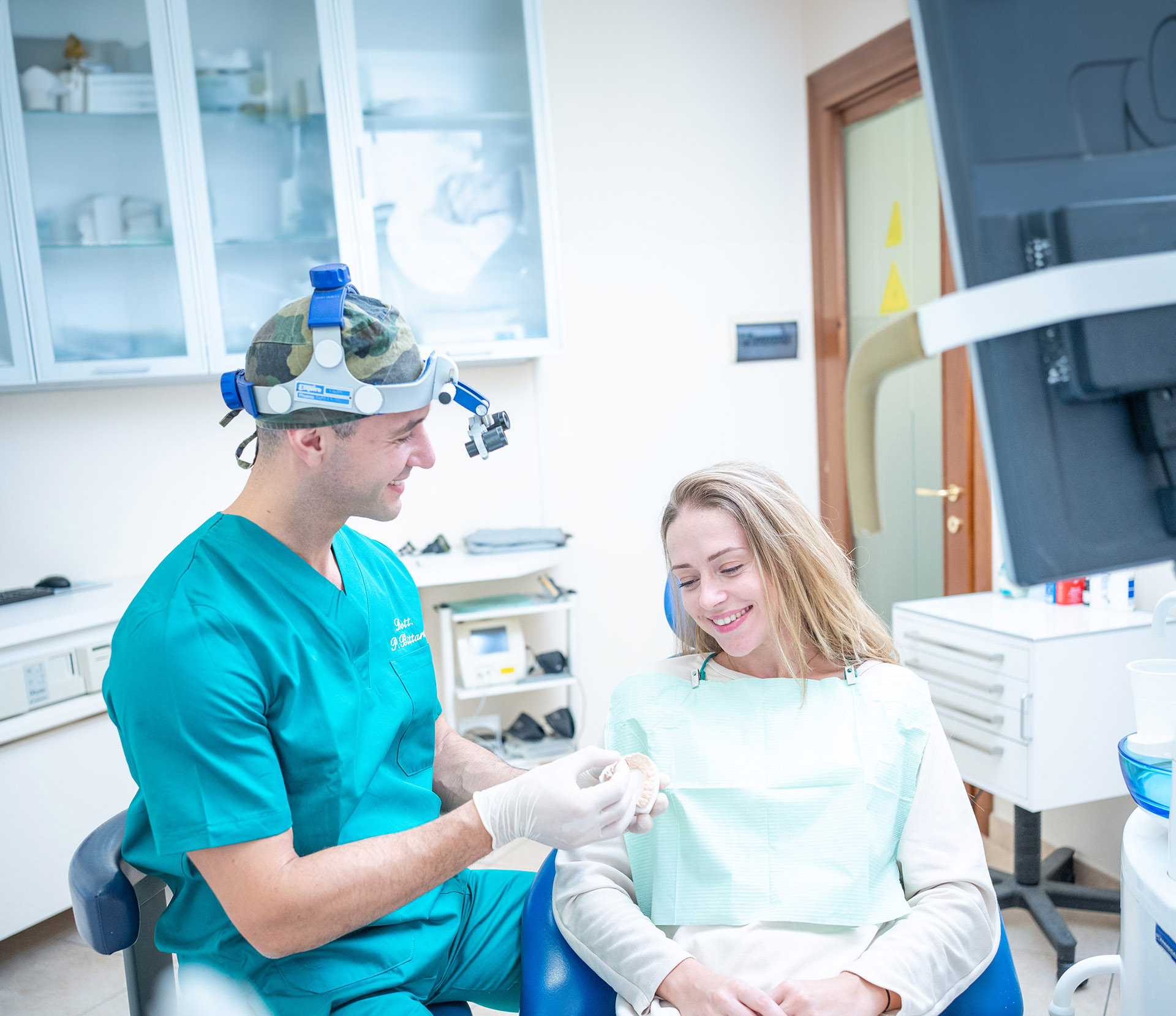 Injection technique con composito a freddo per estetica del sorriso, Perugia