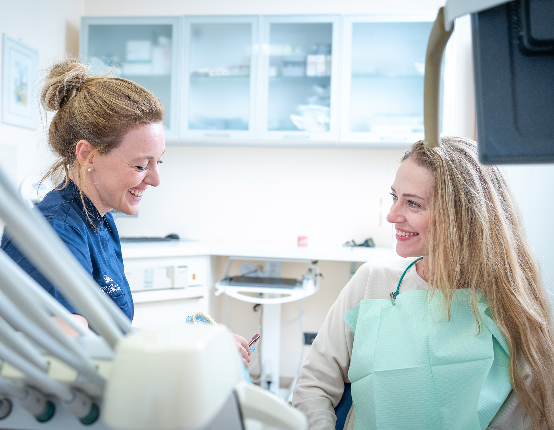 Ortodonzia per adulti, paziente con apparecchio fisso, Studio Bittarello Cacchione Perugia