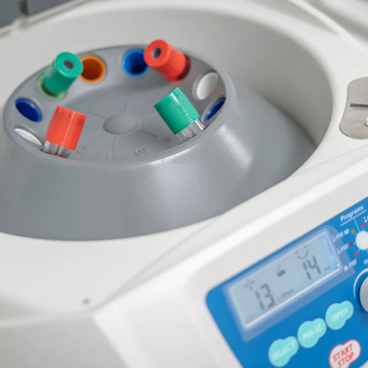 Centrifuga per PRF e chirurgia piezoelettrica, Perugia